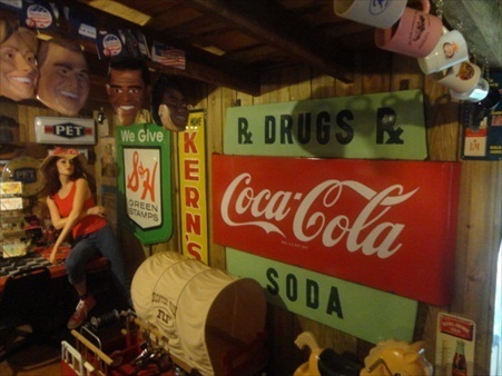 A Tennessee collection of Country Store, Pedal items, Coke, Coin op, Toys and Tractors, and much more - 15119.jpg