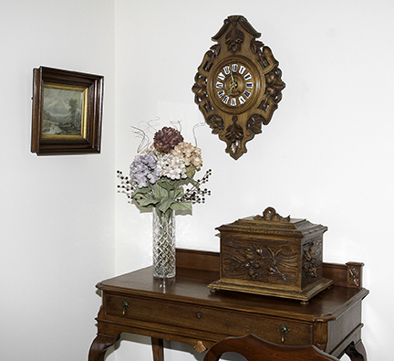 Colonel Frank and Dr. Ginger Rutherford Estate- Antiques, Clocks, Upscale Furnishing - JP_3077_LO.jpg