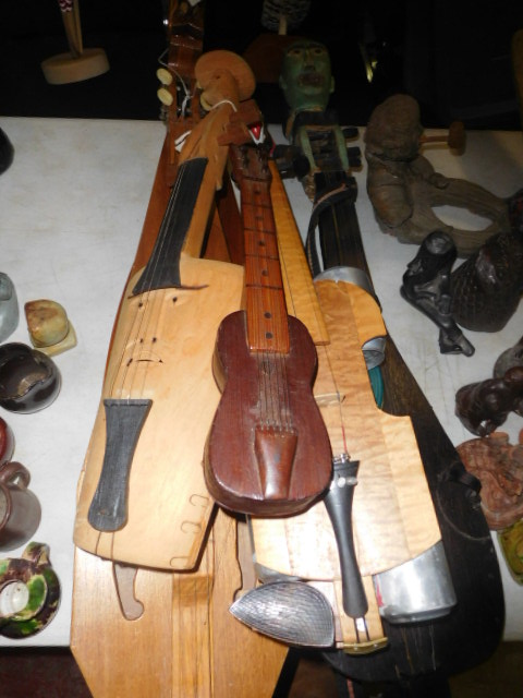 New Years Day Estates , Antique, and Martin Guitar Auction - DSCN1659.JPG
