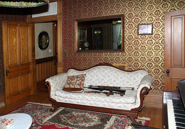 Historic Robins Roost American Queen Anne House, Antiques, Contents The Etta Mae Love Estate - JP_5344.jpg