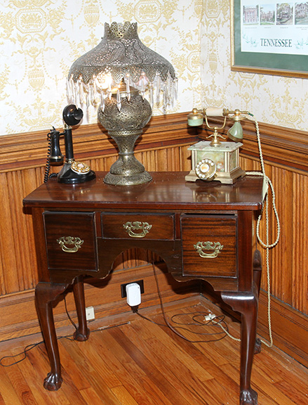 Historic Robins Roost American Queen Anne House, Antiques, Contents The Etta Mae Love Estate - JP_5347.jpg