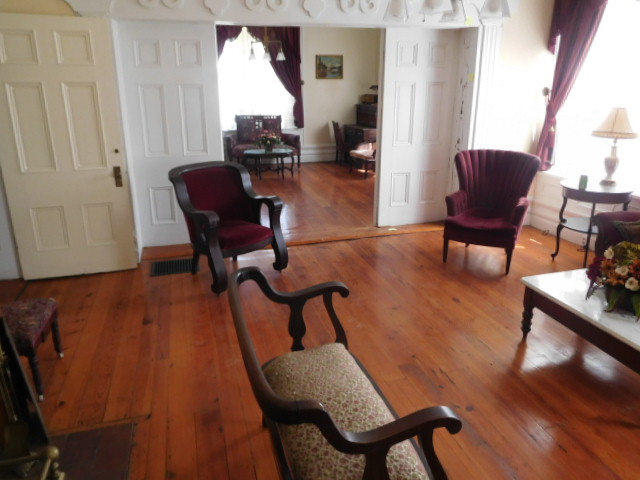 The Old Butler Mansion in Hampton Tennessee - DSCN6815.JPG