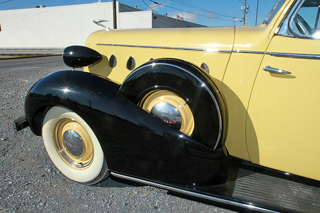 David Berry Estate Auction New Years Day-1935 LaSalle, 1936 Ford, Mascots, Antique Pharmacy items and more - 6113.jpg