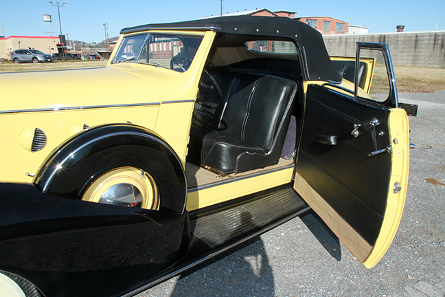 David Berry Estate Auction New Years Day-1935 LaSalle, 1936 Ford, Mascots, Antique Pharmacy items and more - 6122.jpg