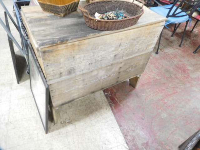 Sterling Sisters Memorial Day Monday Pop Up Estate Auction - DSCN9973.JPG