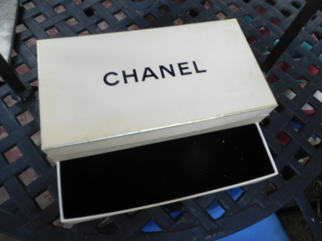 Sterling Sisters Memorial Day Monday Pop Up Estate Auction - DSCN9975.JPG