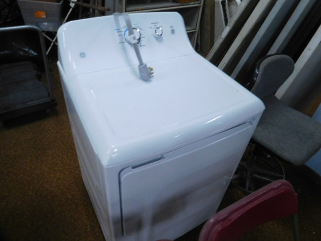 Sterling Sisters Memorial Day Monday Pop Up Estate Auction - DSCN9990.JPG