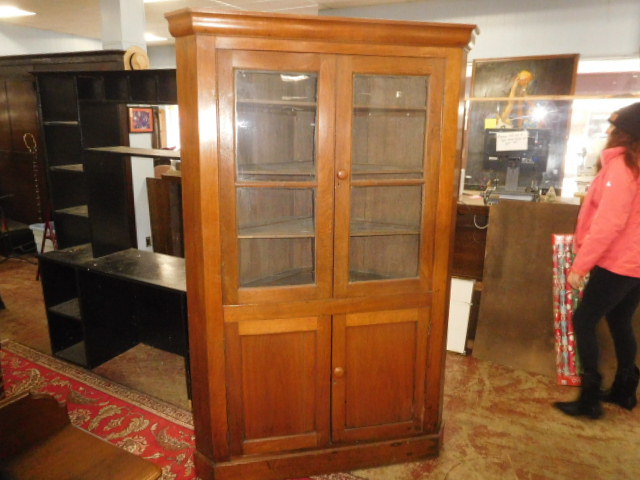 Upcoming Auctions - DSCN9799.JPG