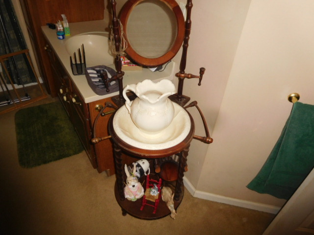 Teegarden Absolute Estate Auction Bristol - DSCN9971.JPG